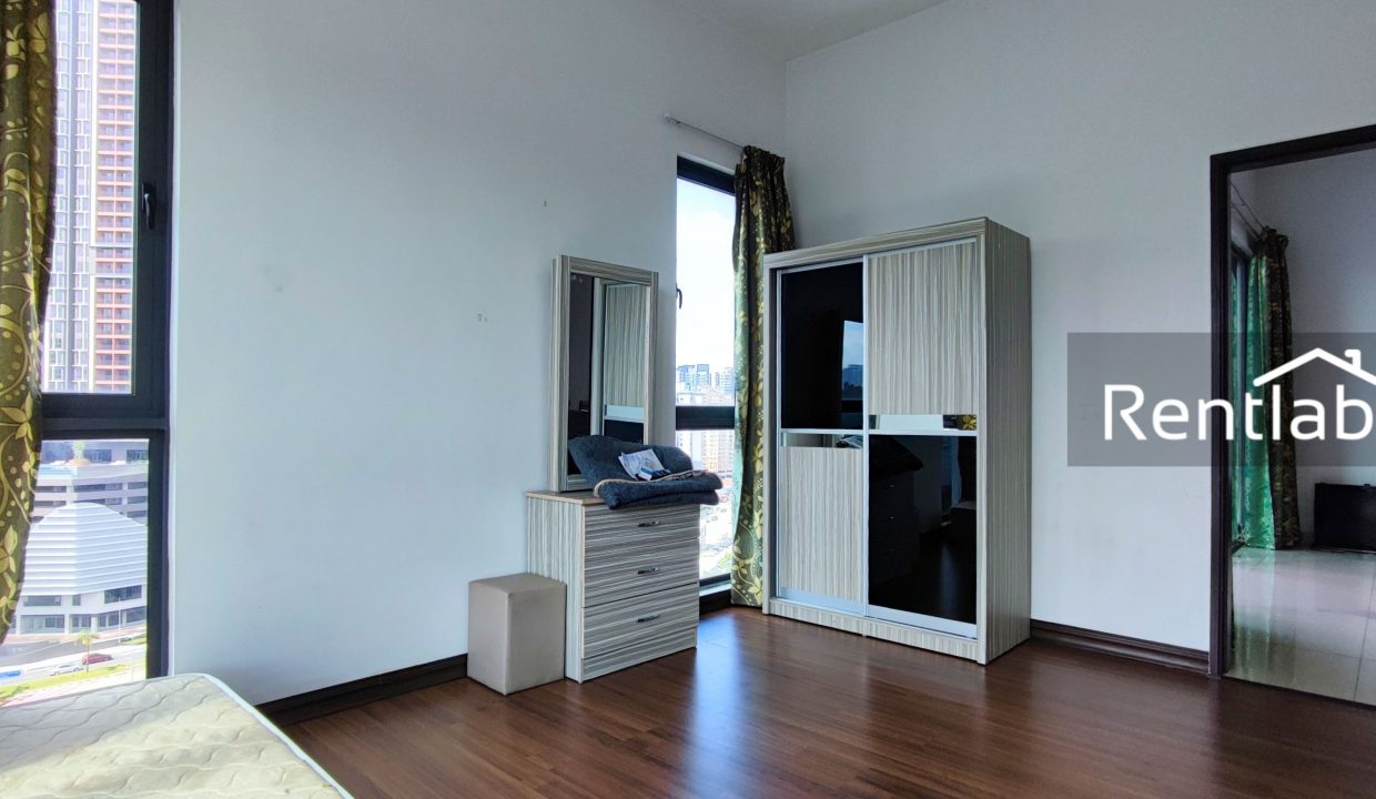 Master Bedroom (2)